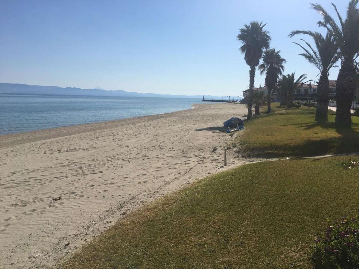 Beach Front Apartment In Pefkochori Extérieur photo