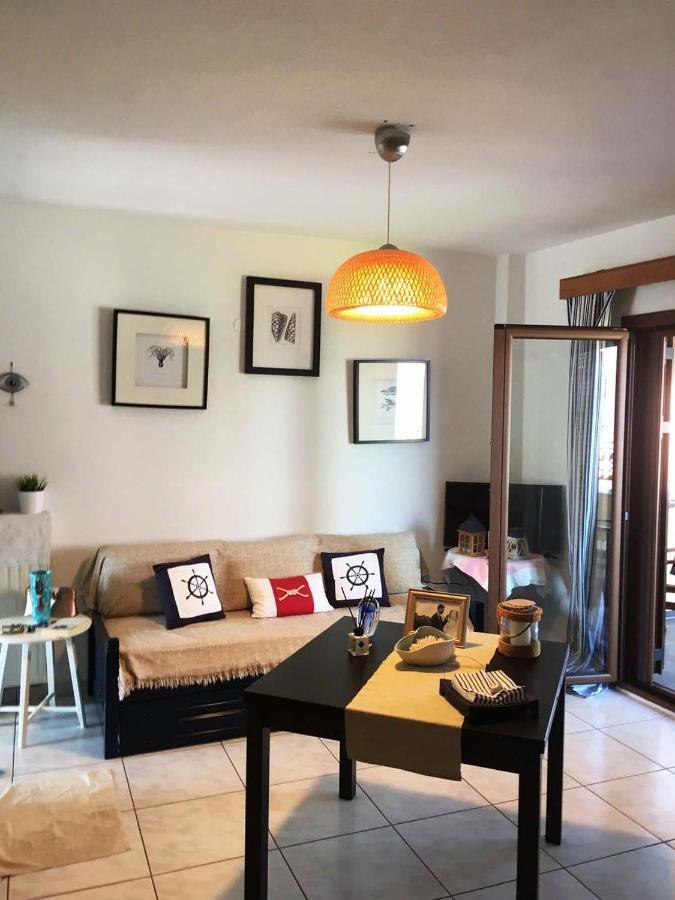 Beach Front Apartment In Pefkochori Extérieur photo
