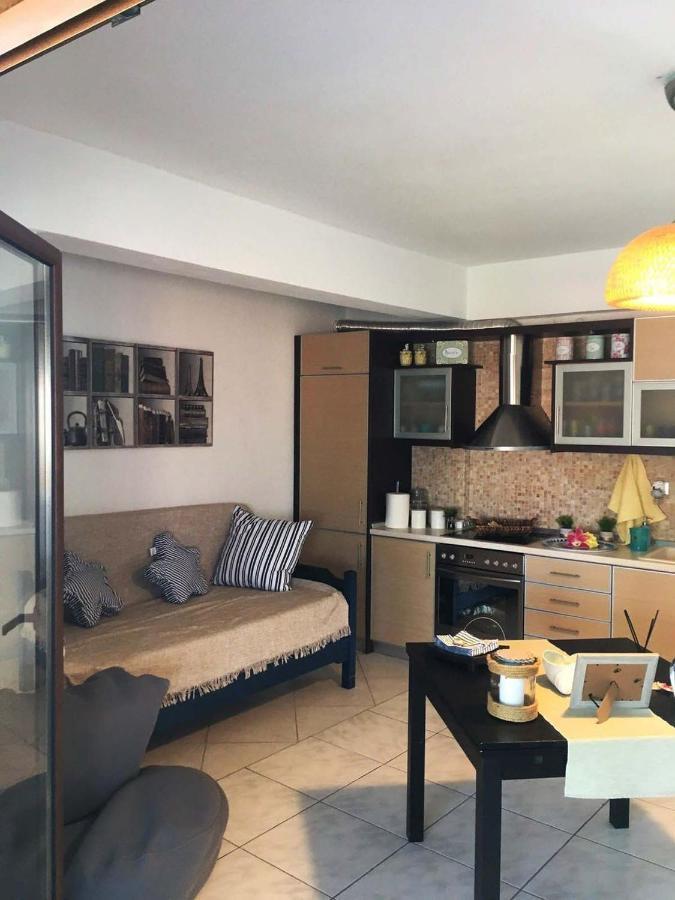 Beach Front Apartment In Pefkochori Extérieur photo