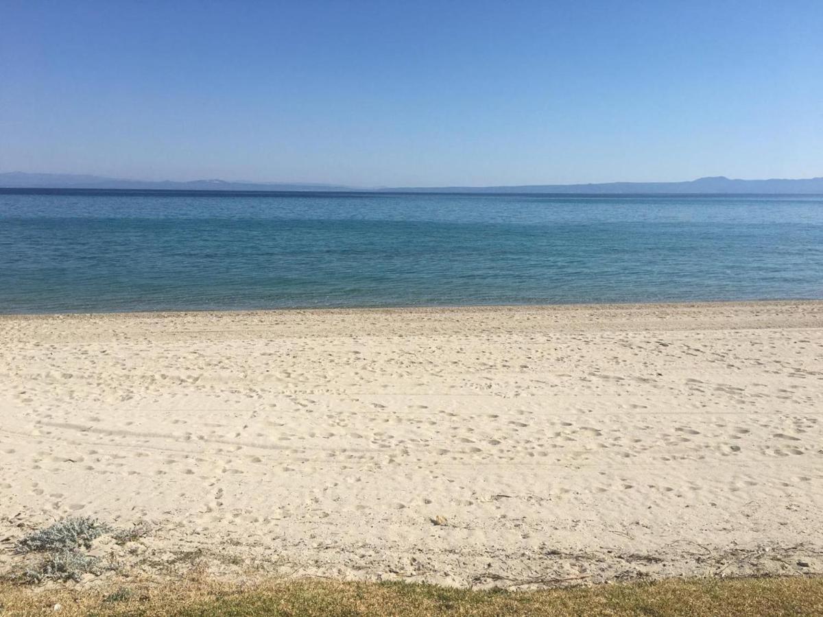 Beach Front Apartment In Pefkochori Extérieur photo